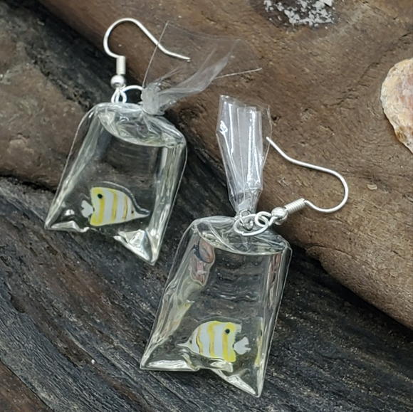 Nwt fish in bag! Yellow reef fish earrings silver hooks handmade - Picture 2 of 5